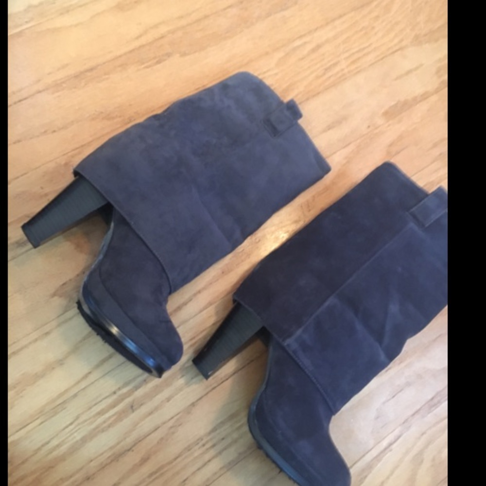 Grey boots